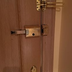 Cerrojos para Puertas Corredizas